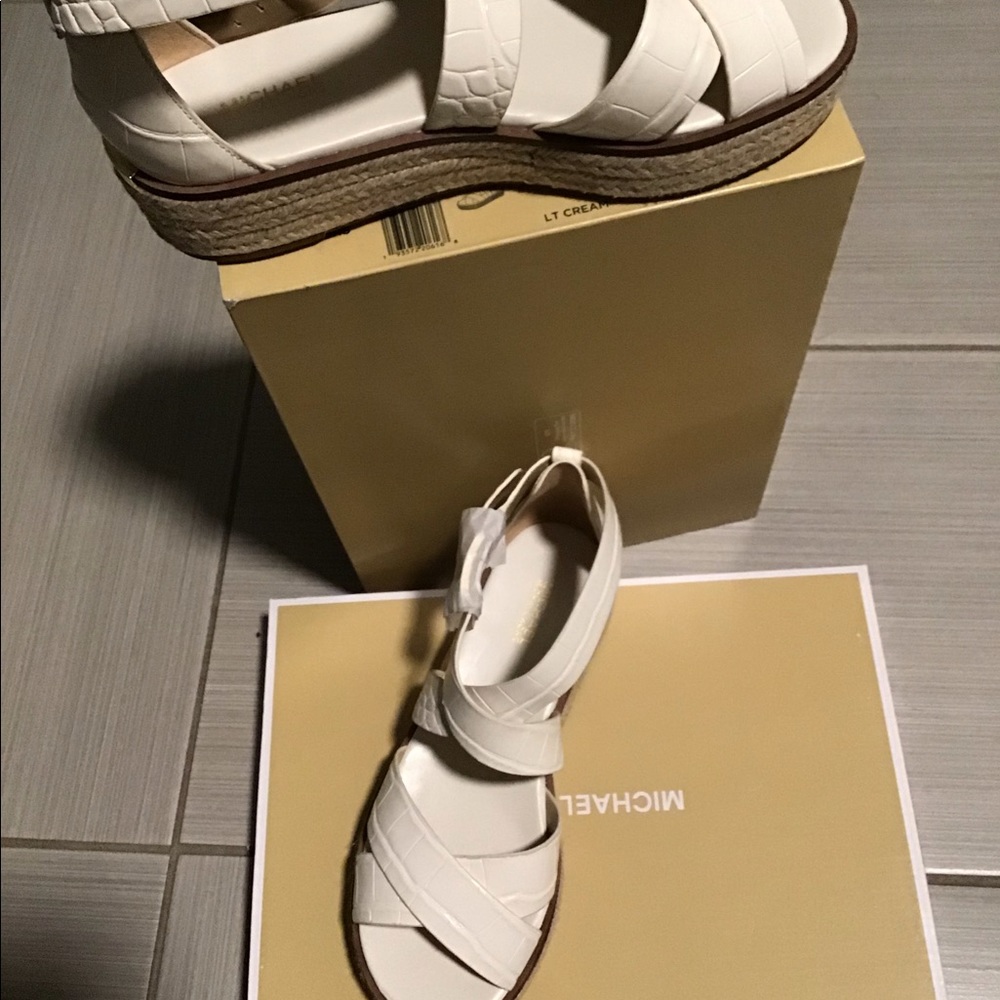 MK Darby Sandal Embossed Leather LT Cream 7m - Picture 4 of 4
